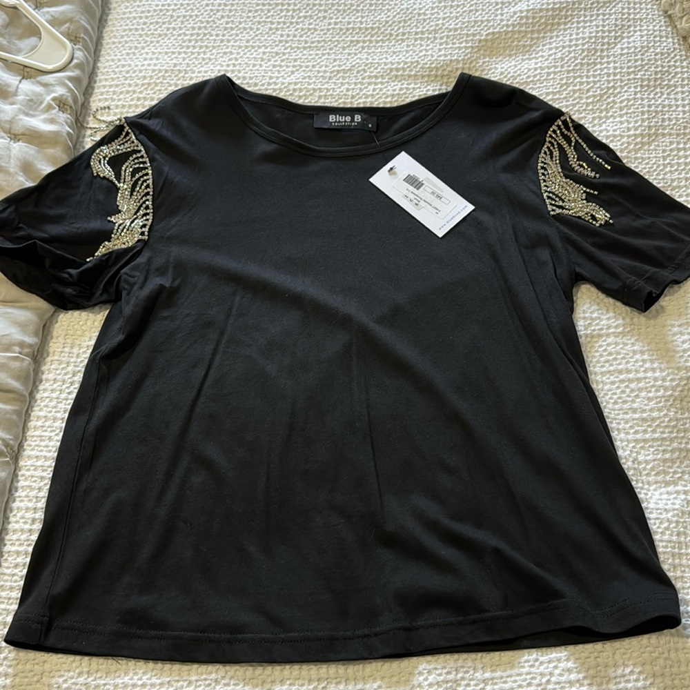 Black t shirt with sleeve fringe